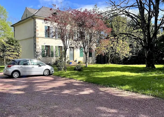 Le Manoir Mermoz : Appartement T2 Tout Equipe